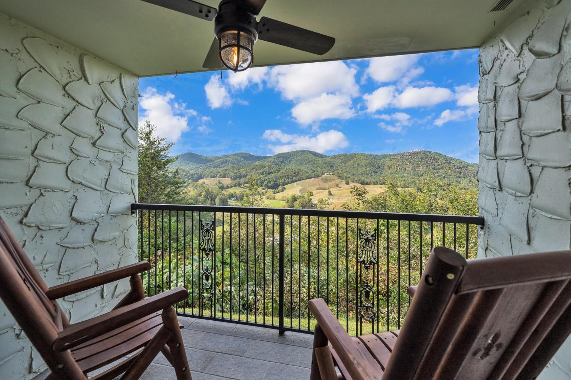 Appartamento Mountain Views At Dolly'S Castle Unit 2 Sevierville Esterno foto