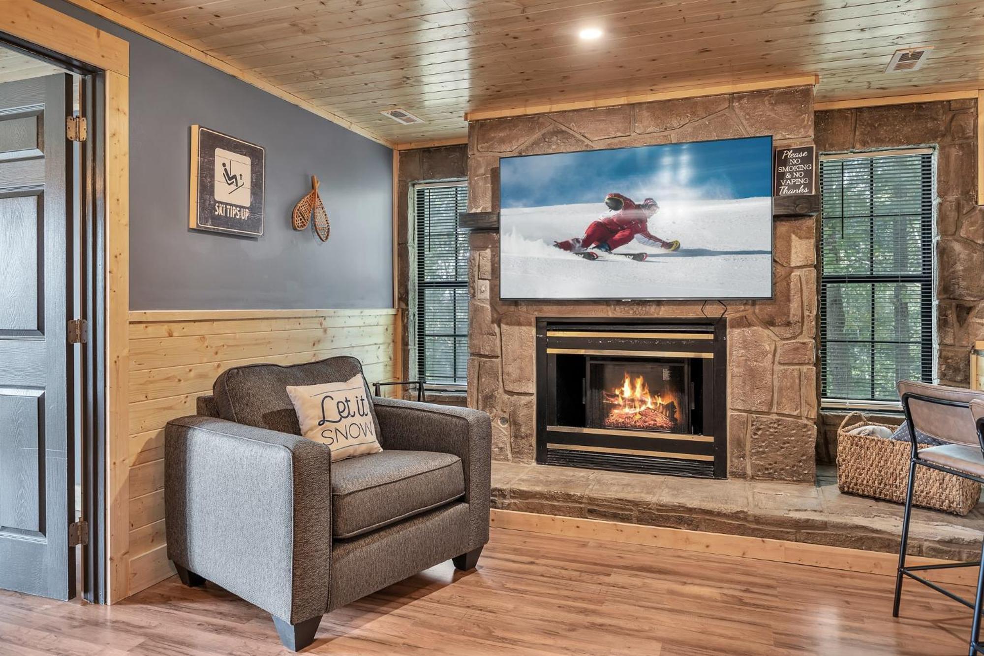 Appartamento Mountain Views At Dolly'S Castle Unit 2 Sevierville Esterno foto